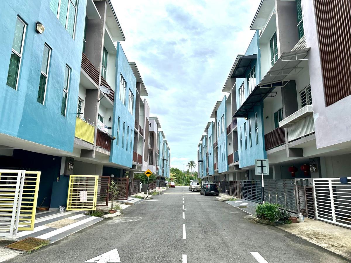 Springfield 3-Storey Cheerful Townhouse #Yoyo Homestay SDK Eksteriør billede