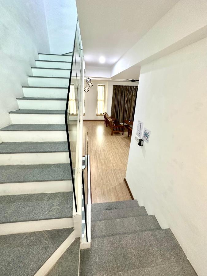 Springfield 3-Storey Cheerful Townhouse #Yoyo Homestay SDK Eksteriør billede